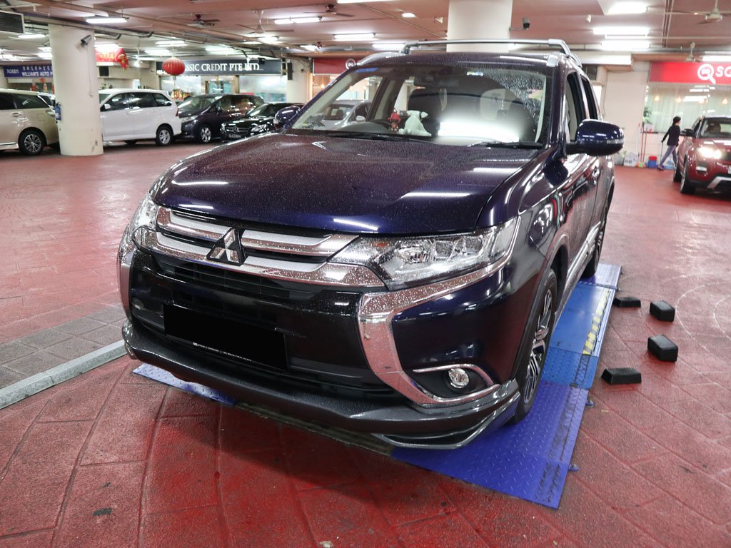 Mitsubishi Outlander 2.0A CVT Sunroof