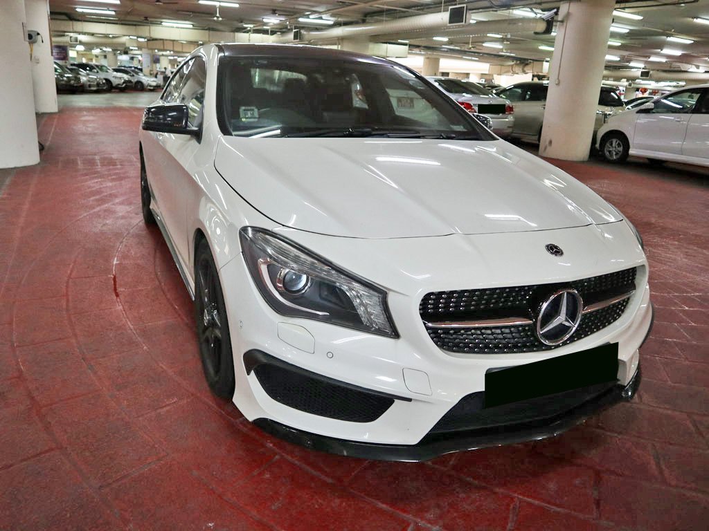 Mercedes Benz CLA180 (R18 BI)