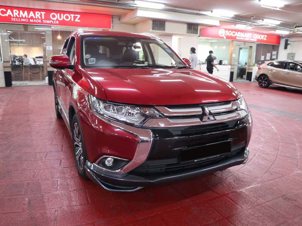 Mitsubishi Outlander 2.0A CVT Sunroof