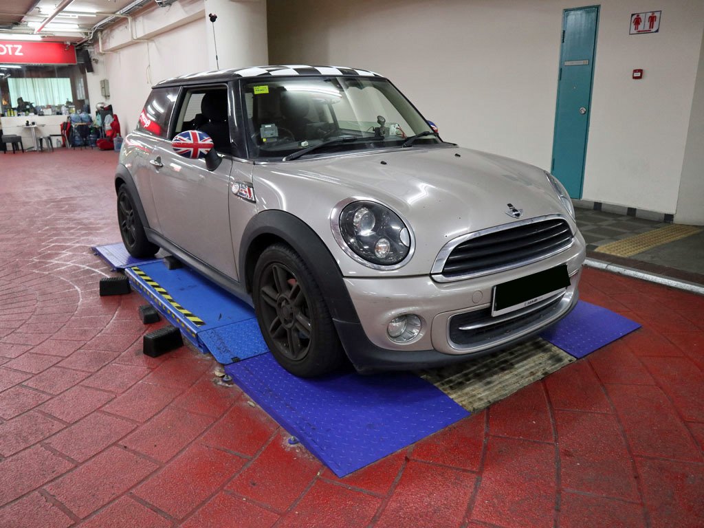 Mini Cooper 1.6A