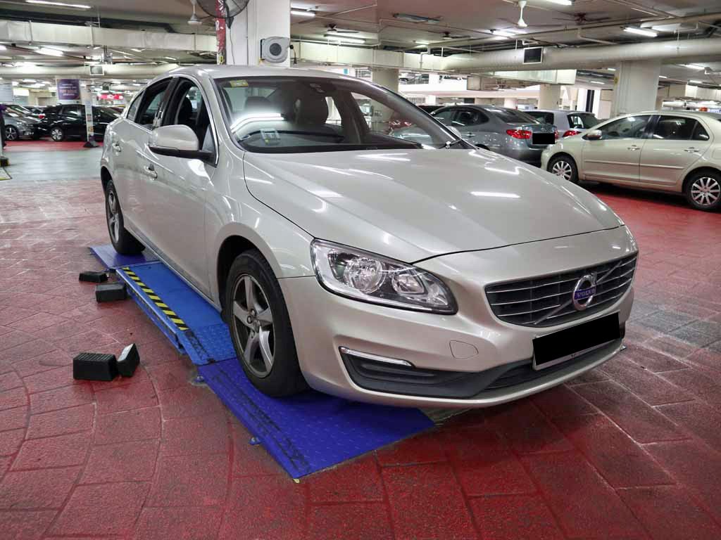Volvo S60 T2