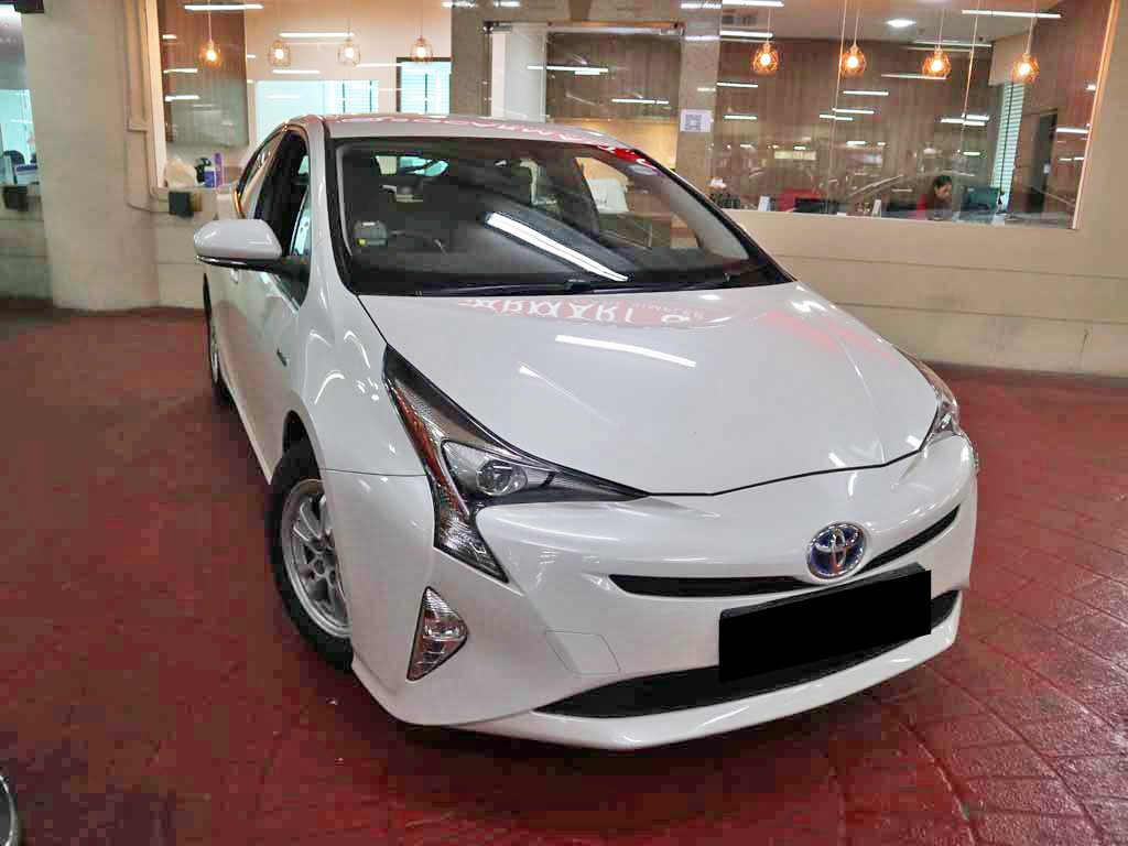 Toyota Prius 1.8A CVT (Hybrid)