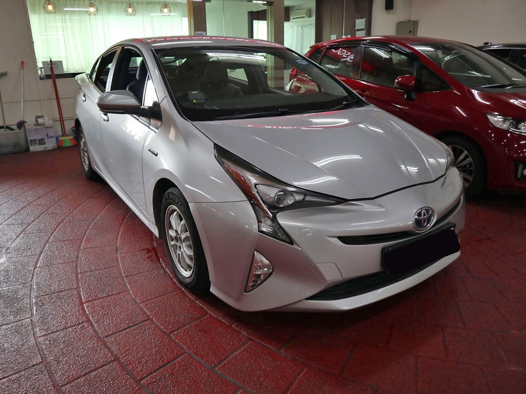 Toyota Prius 1.8A CVT (Hybrid)