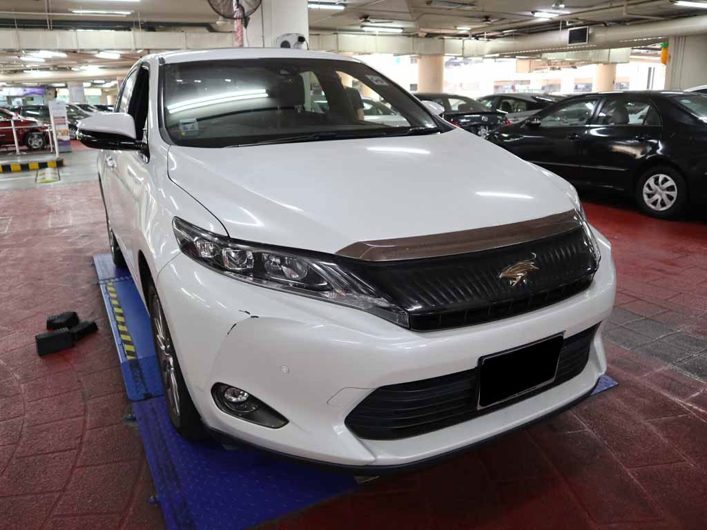 Toyota Harrier Premium 2.0 CVT