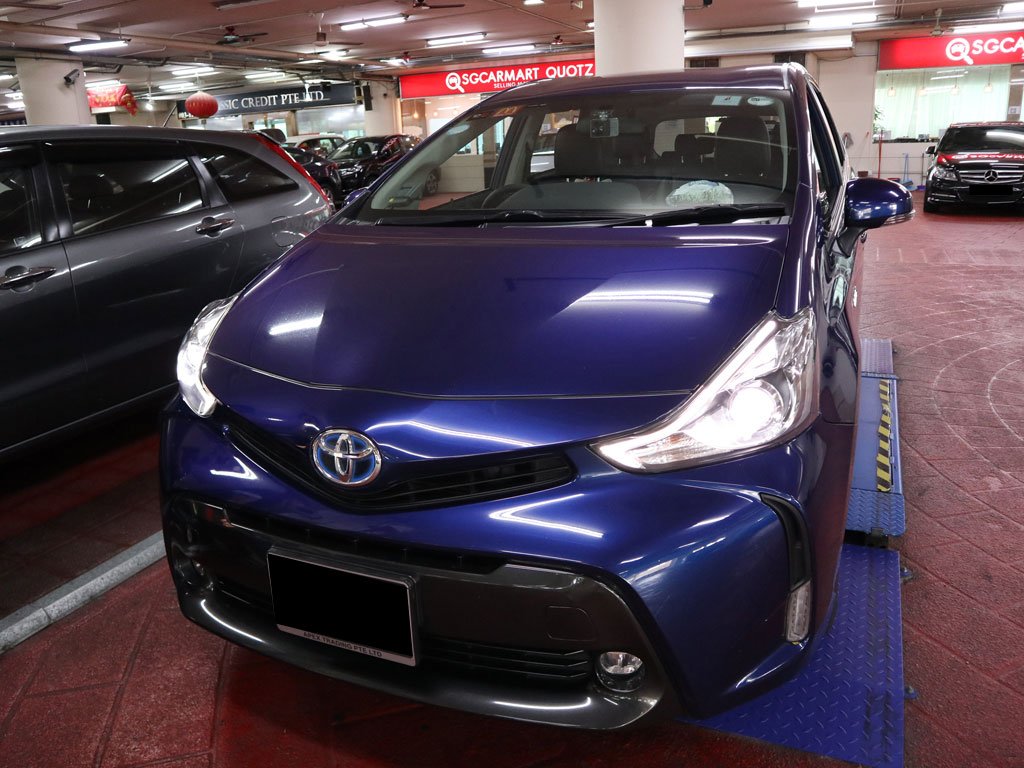 Toyota Prius Alpha Hybrid 1.8S CVT (Hybrid)