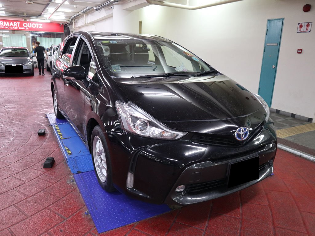 Toyota Prius Alpha 1.8S CVT (Hybrid)