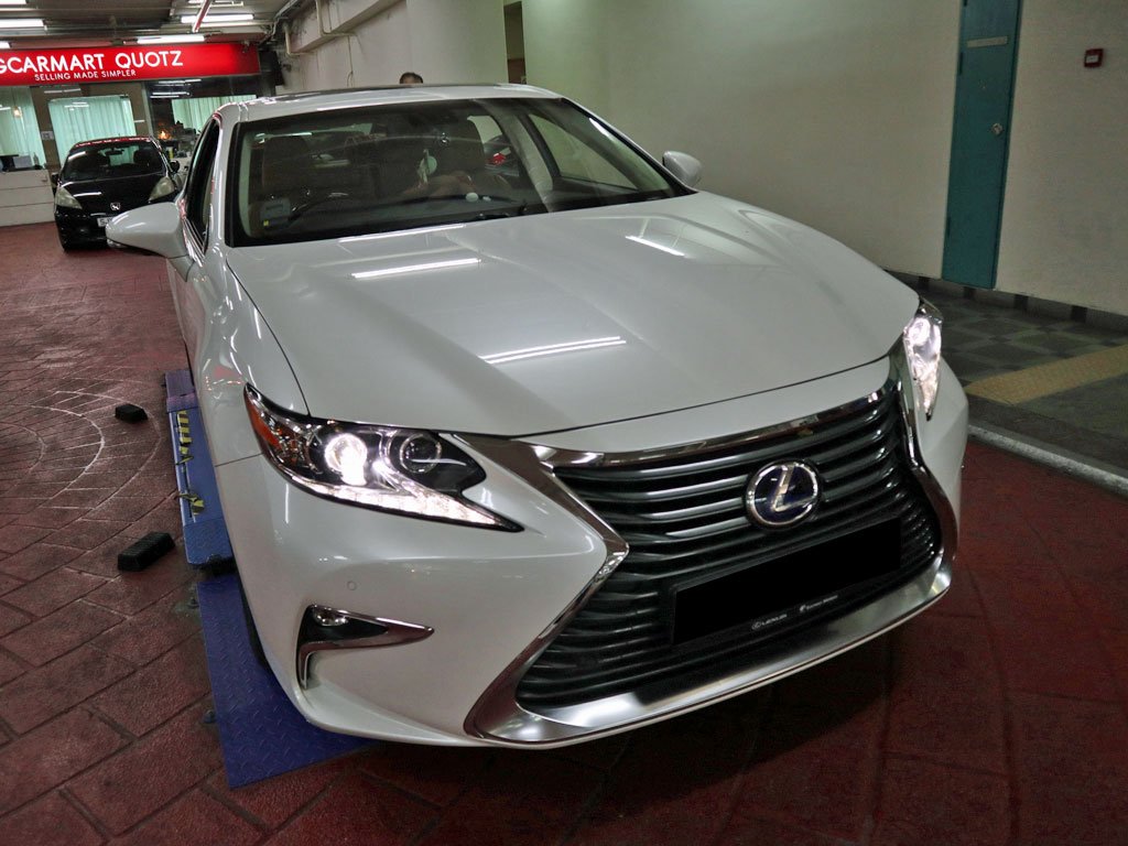 Lexus ES300H Luxury CVT (Hybrid)