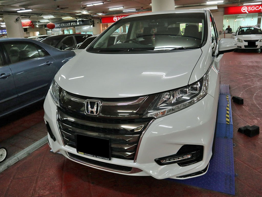 Honda Odyssey Absolute 2.0 CVT (Hybrid)