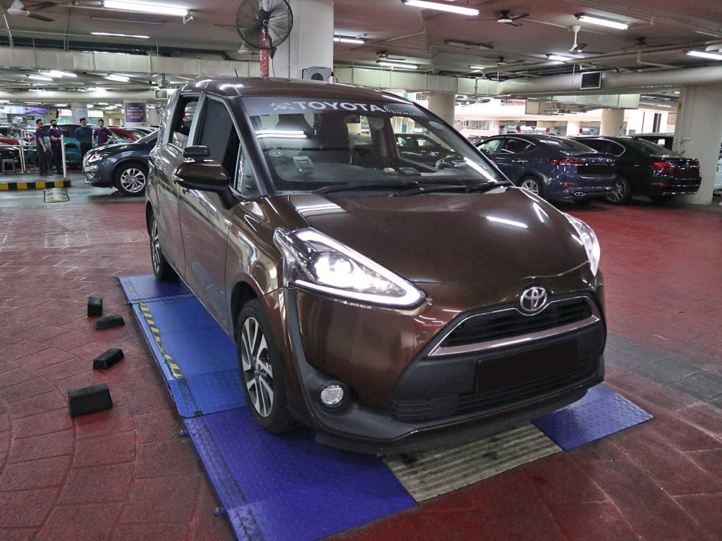 Toyota Sienta Elegance (Auto)