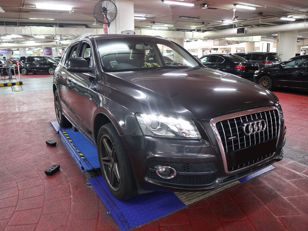 Audi Q5 3.2A FSI S-Line Quattro (COE till 08/2030)