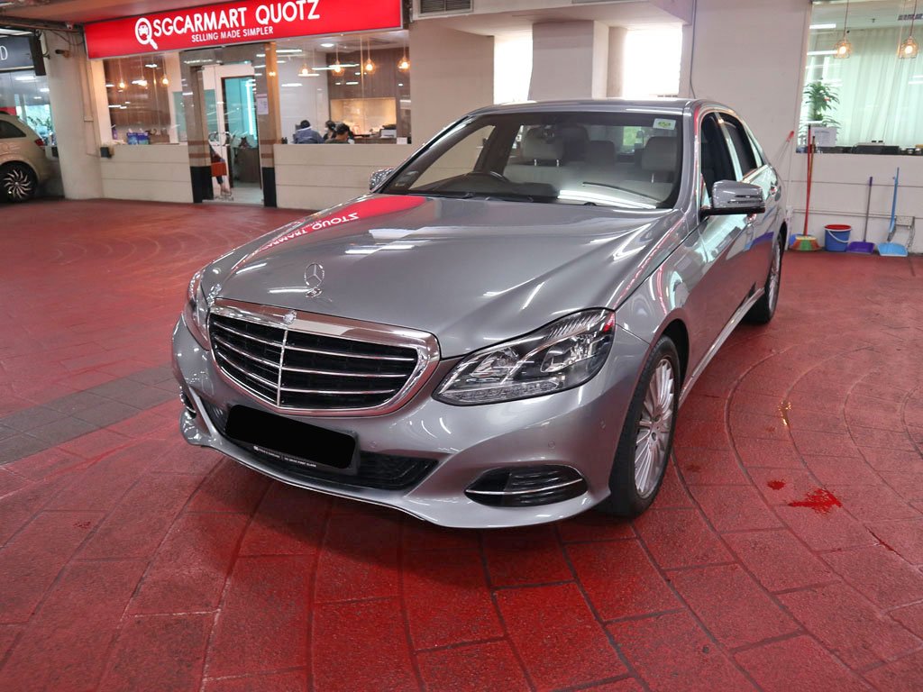 Mercedes Benz E200 Sedan (R17)