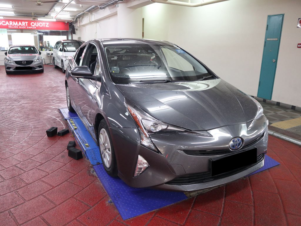 Toyota Prius 1.8S CVT (Hybrid)