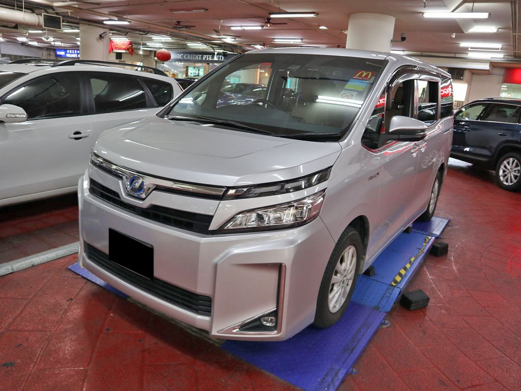Toyota Voxy 1.8V A (Hybrid)
