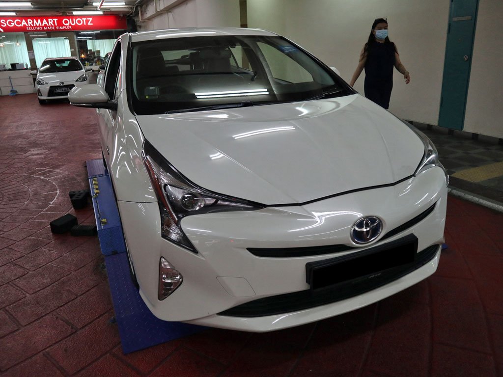 Toyota Prius 1.8 CVT (Hybrid)