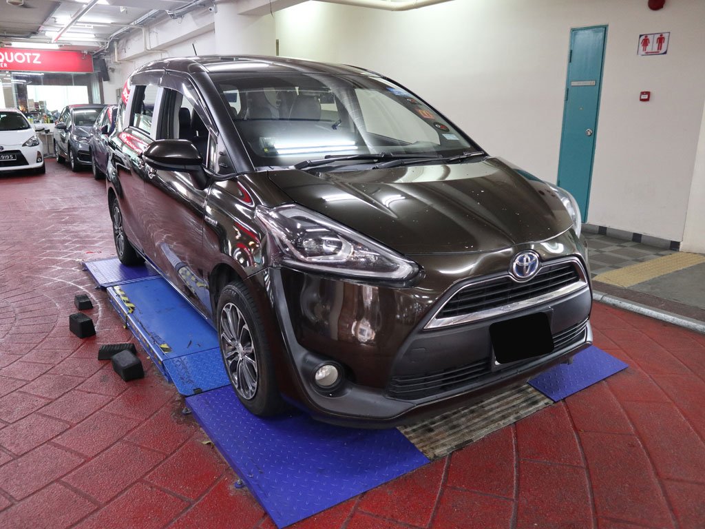 Toyota Sienta 1.5X A CVT (Hybrid)