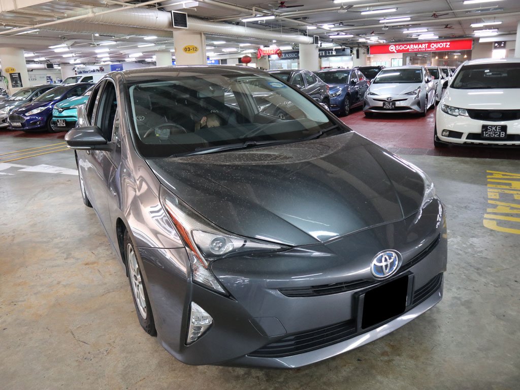 Toyota Prius 1.8S CVT (Hybrid)