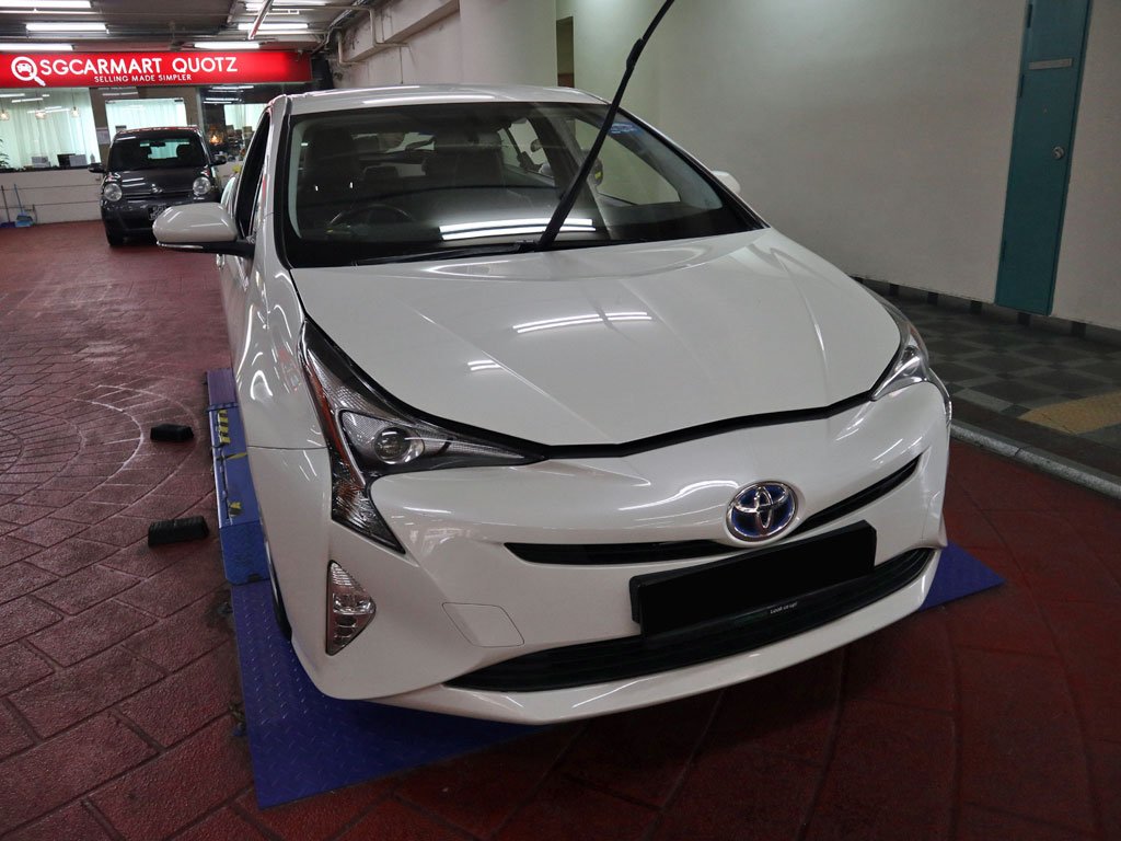 Toyota Prius 1.8 CVT (Hybrid)