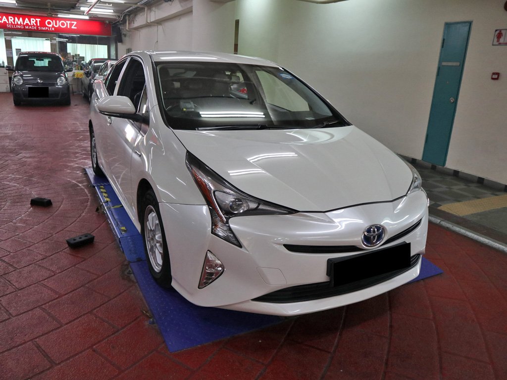 Toyota Prius 1.8A CVT (Hybrid)
