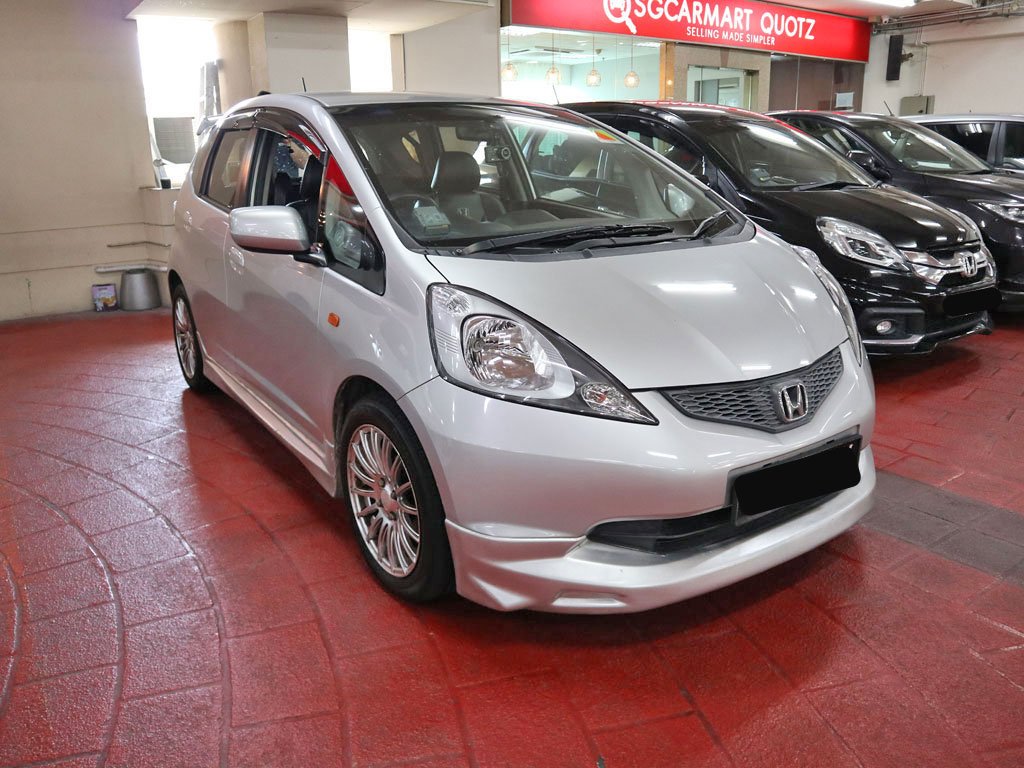 Honda Fit 1.3G A (COE till 09/2023)