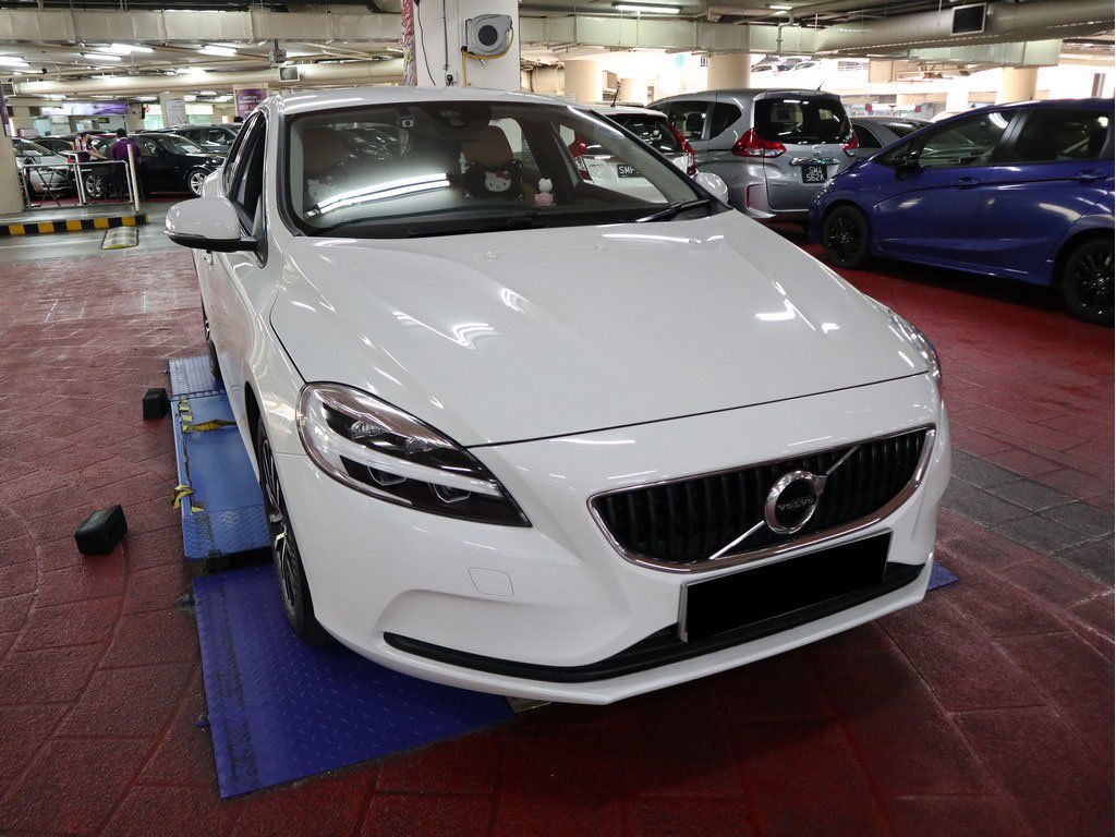 Volvo V40 T2 (A)