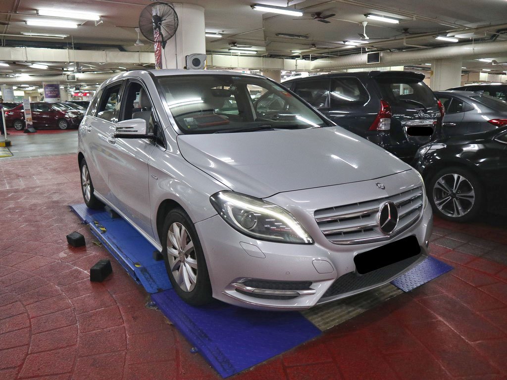 Mercedes Benz B200