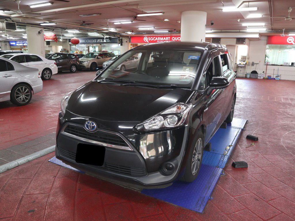 Toyota Sienta 1.5X (Hybrid)