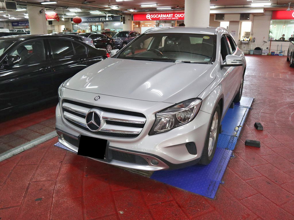 Mercedes Benz GLA180 Auto