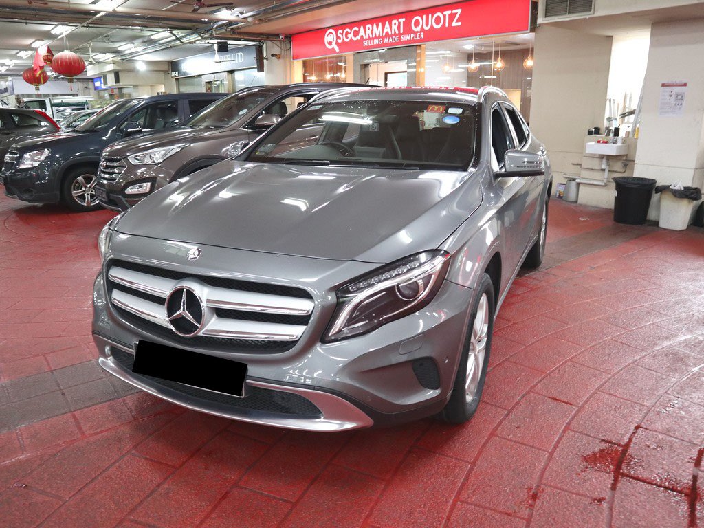 Mercedes Benz GLA180 (R18 BI)