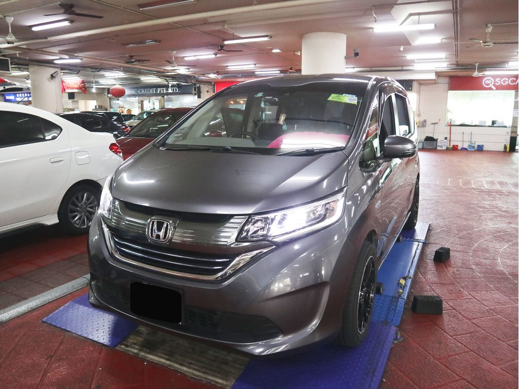 Honda Freed 1.5G Auto (Hybrid)