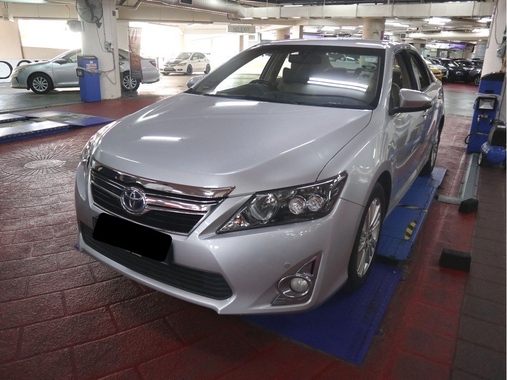 Toyota Camry 2.5A CVT (Hybrid)