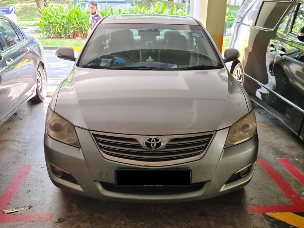 Toyota Camry 2.0A (COE till 08/2021)