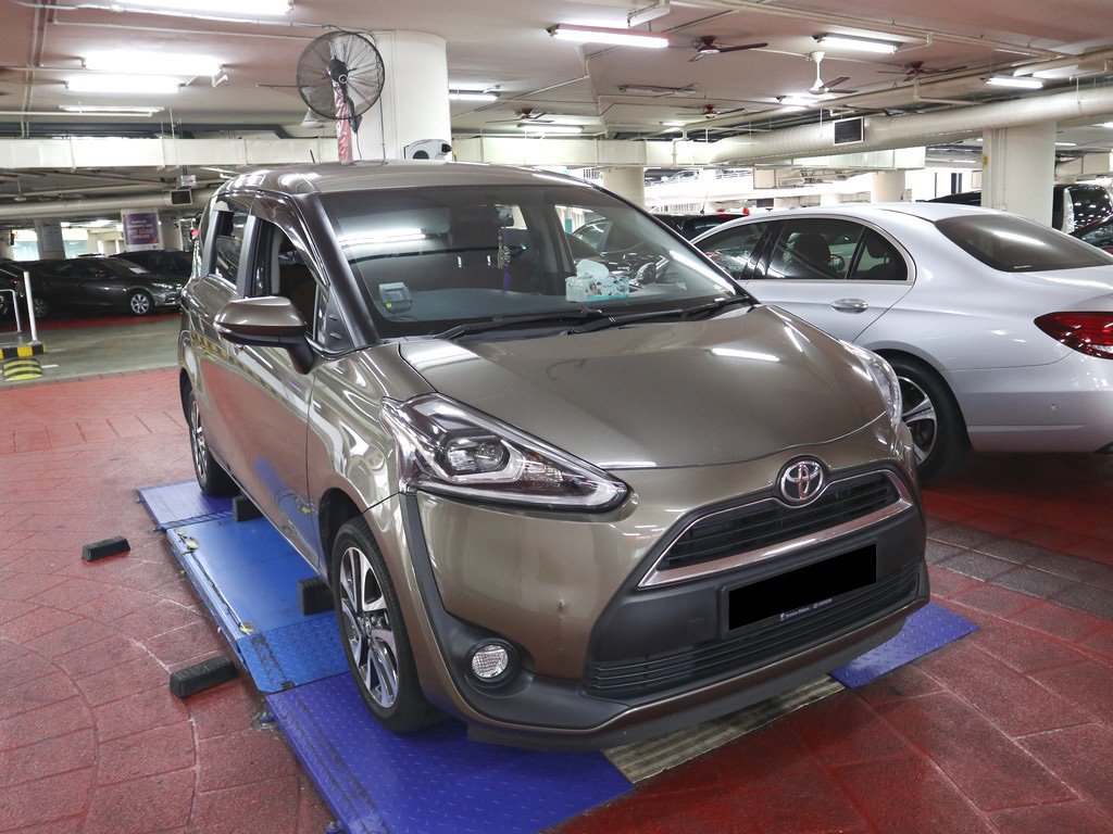 Toyota Sienta 1.5A CVT Elegance