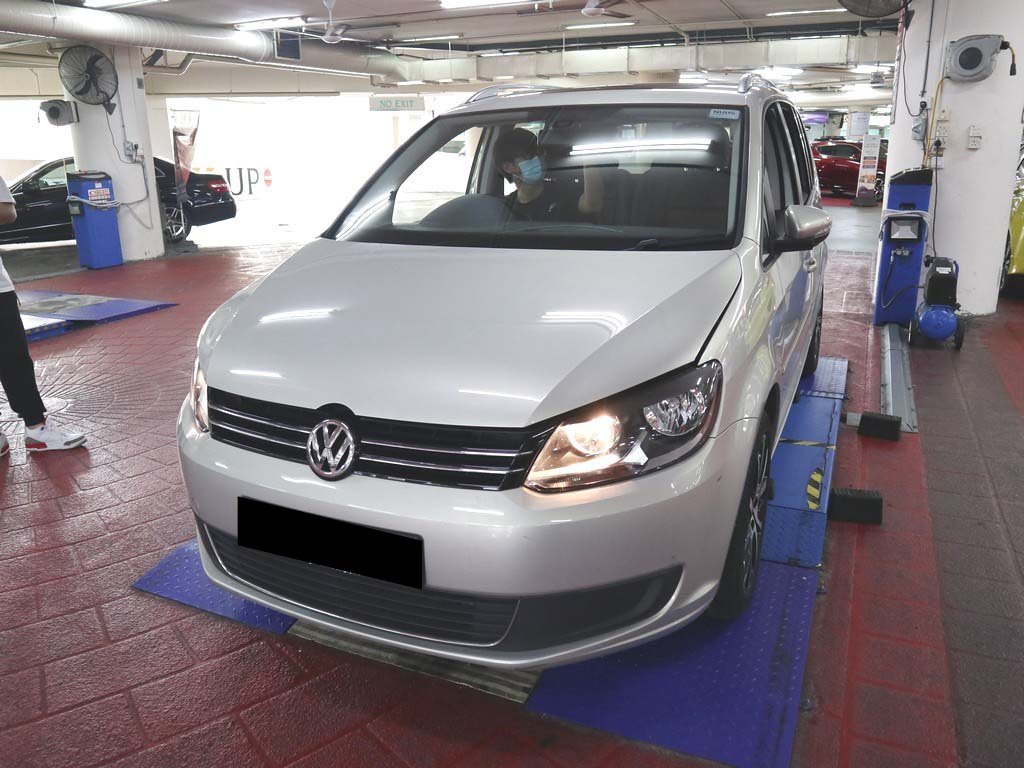 Volkswagen Touran 1.6 TDI AT