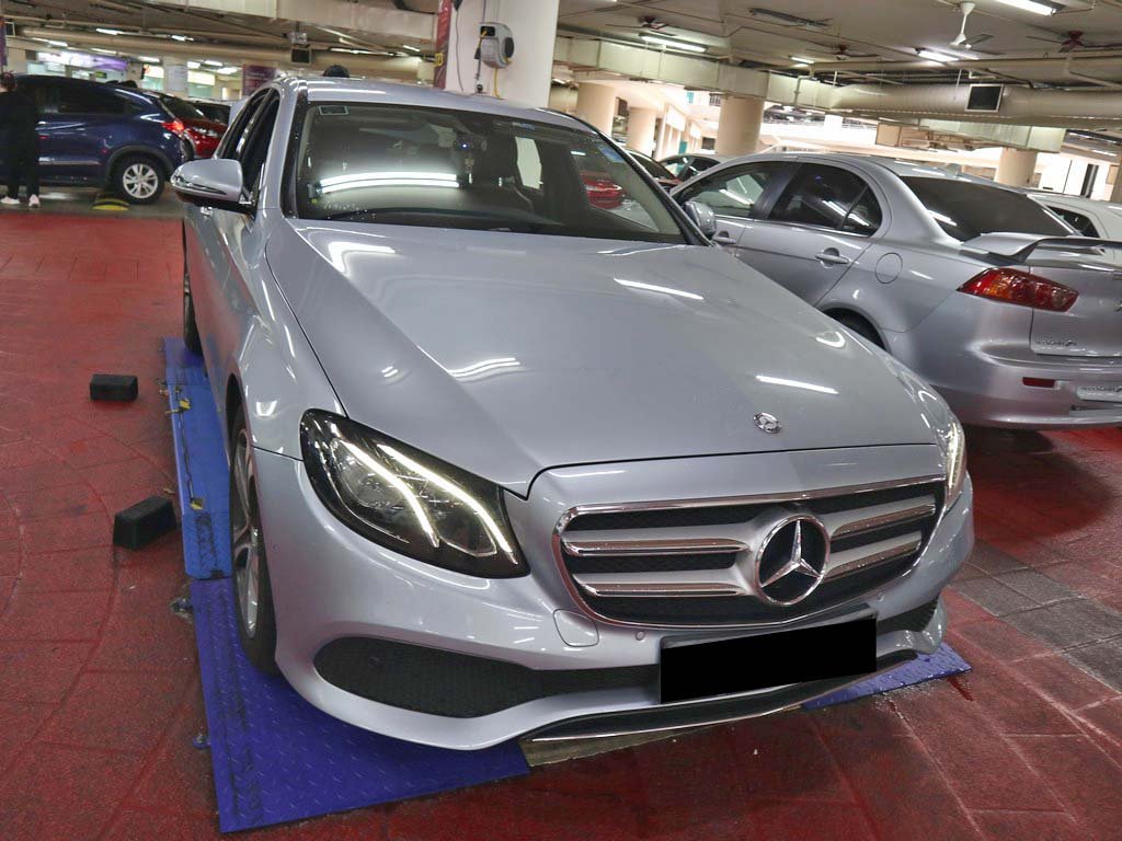 Mercedes Benz E200 AVG (R18 LED)