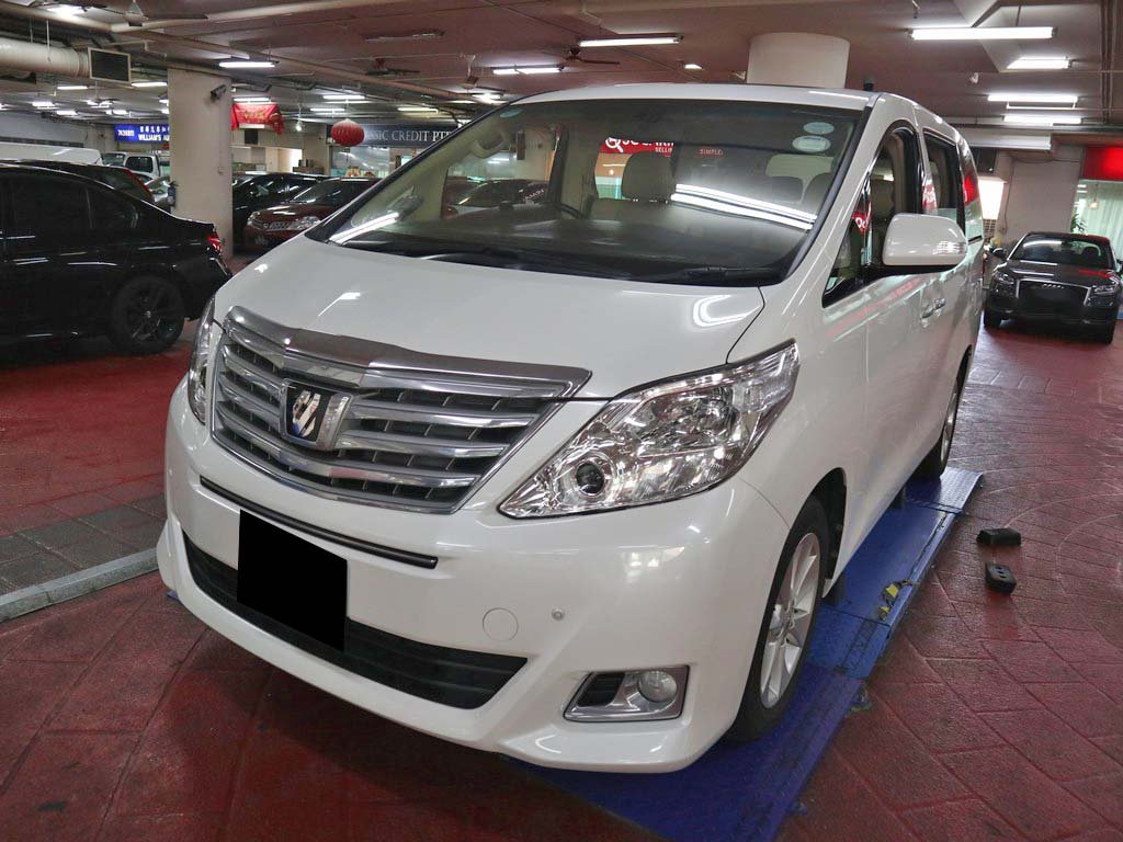 Toyota Alphard Moonroof CVT