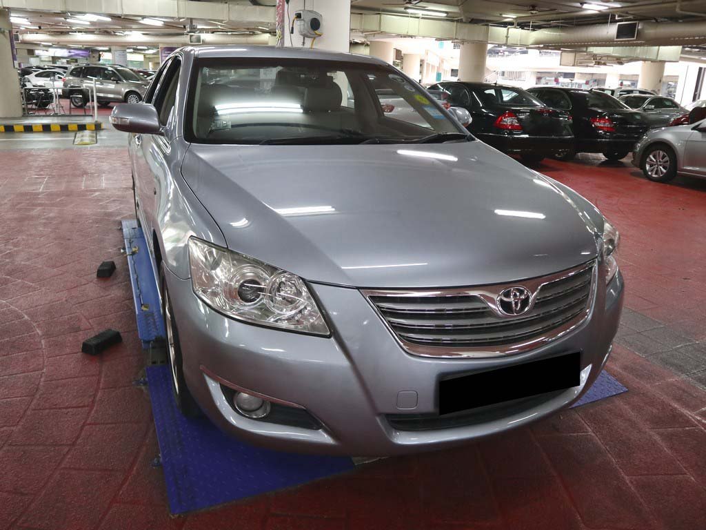 Toyota Camry 2.0A (COE till 09/2027)