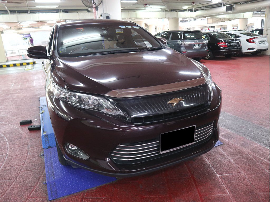 Toyota Harrier Premium 2.0A