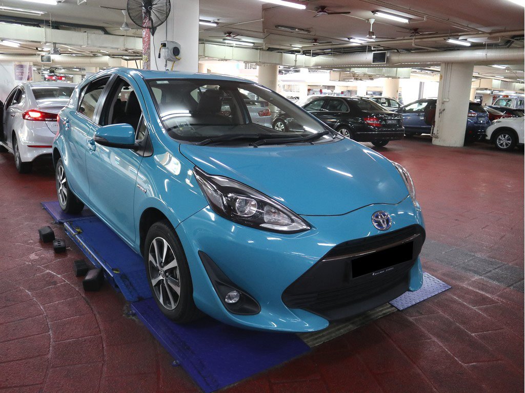 Toyota Prius C 1.5 CVT (Hybrid)