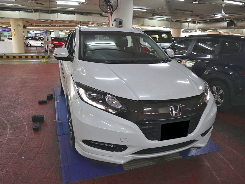 Honda Vezel 1.5Z CVT (Hybrid)