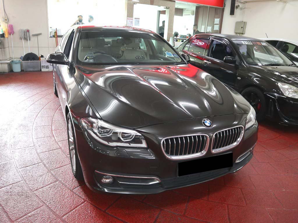 BMW 520I AT