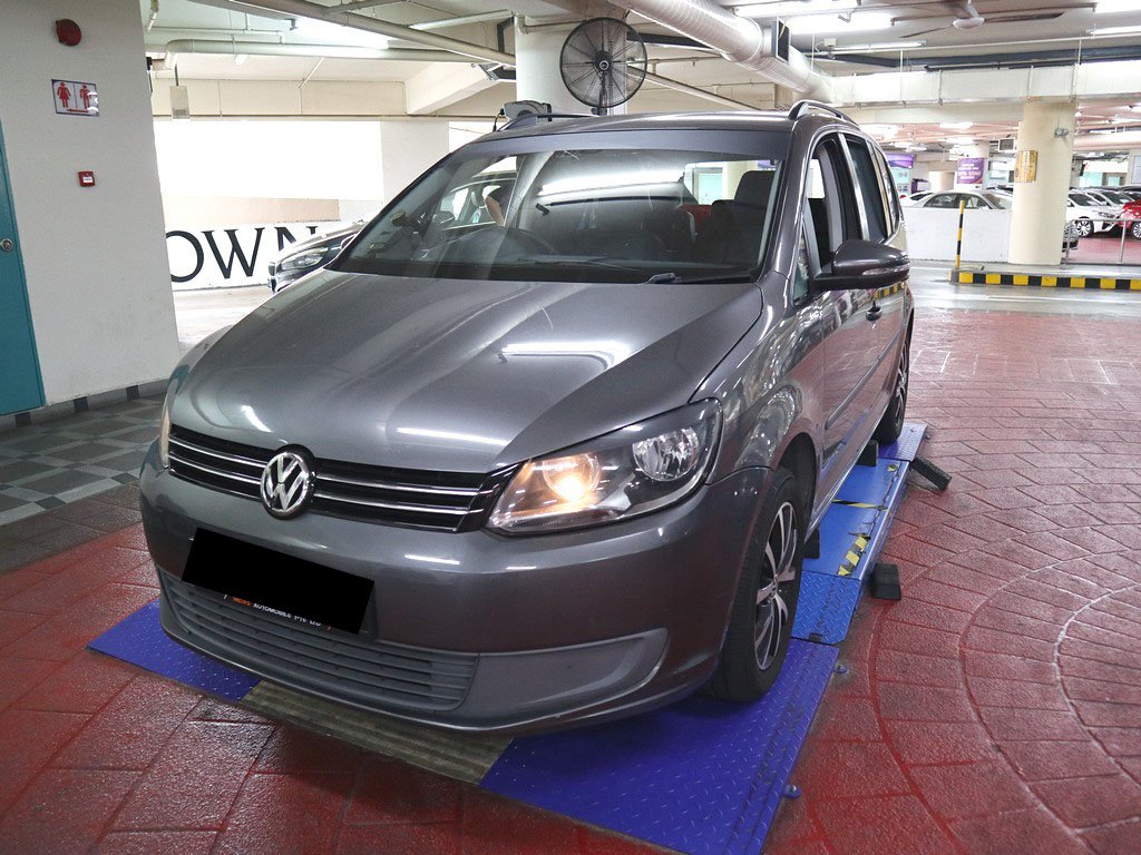 Volkswagen Touran 1.4L A TSI (COE till 10/2025)