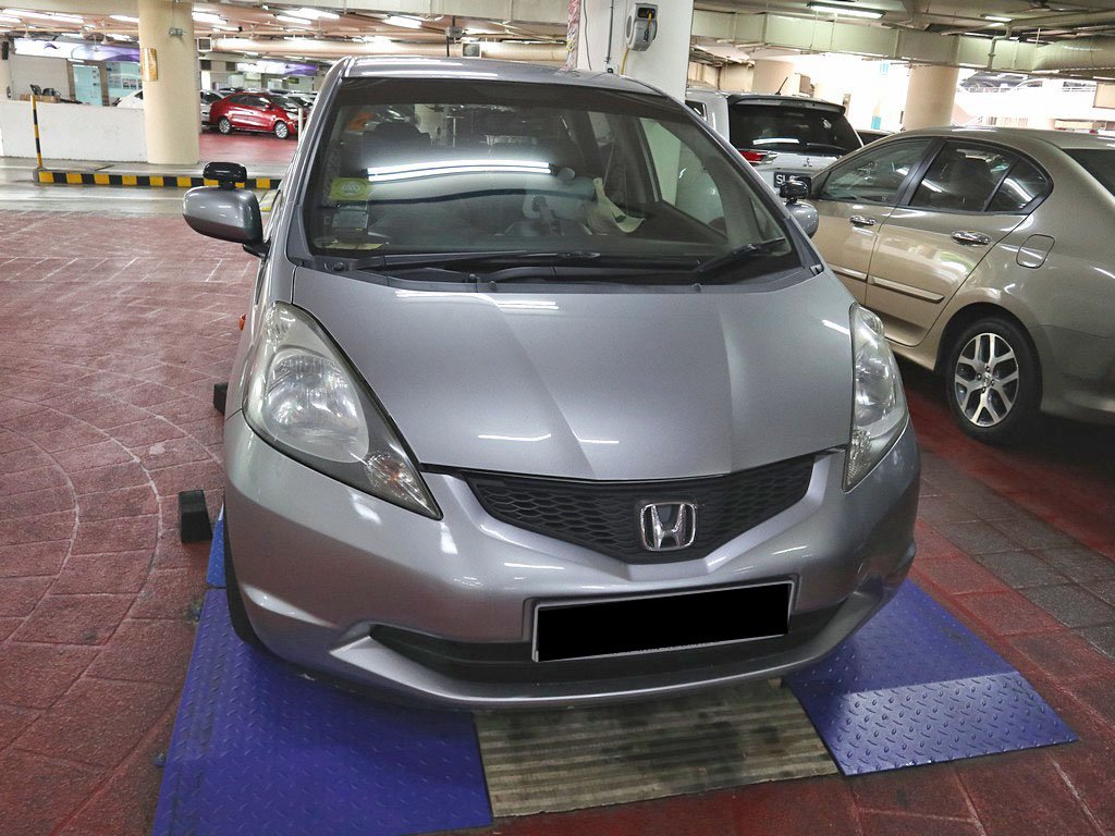 Honda Fit 1.3G A (COE till 11/2028)