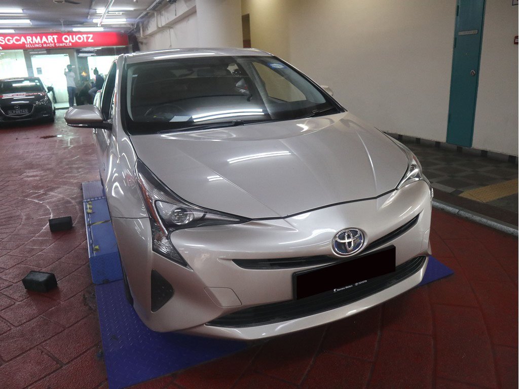Toyota Prius 1.8S CVT (Hybrid)