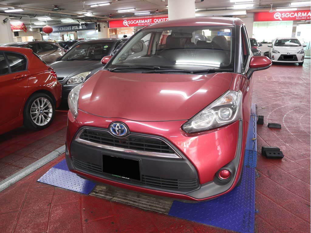 Toyota Sienta 1.5X CVT (Hybrid)
