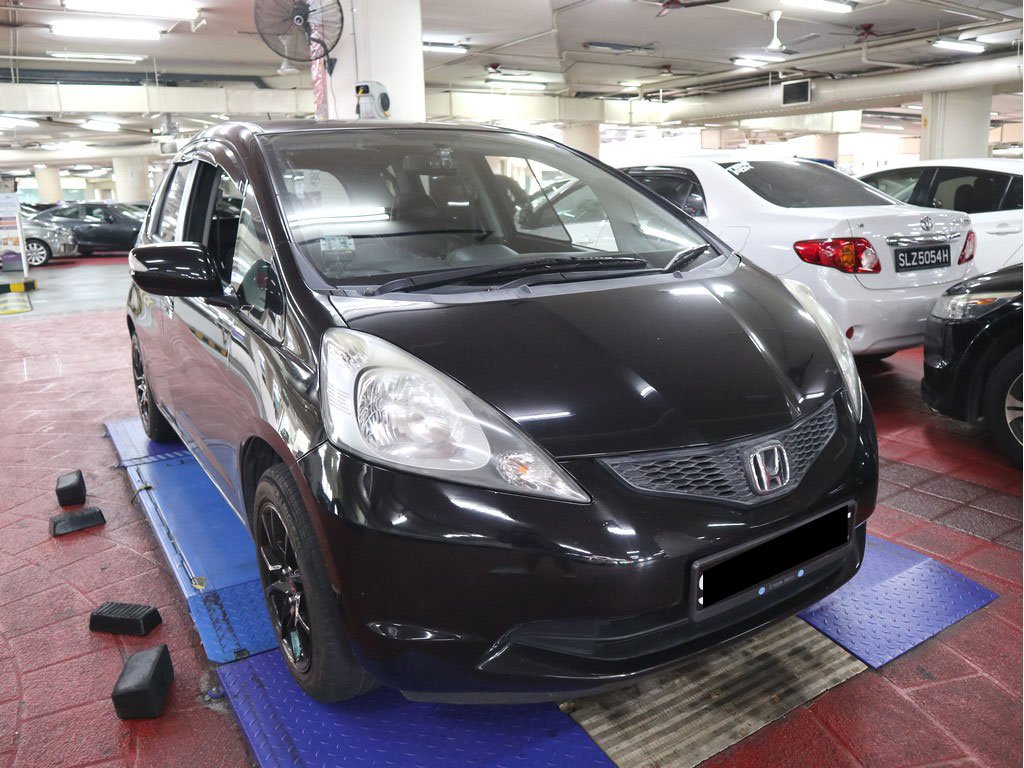 Honda Fit 1.3G Skyroof (COE till 01/2024)