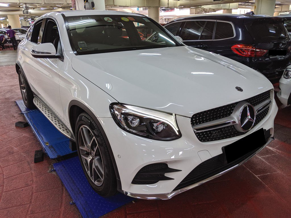 Mercedes Benz GLC250 4Matic Coupe AMG Line (R19 LED)