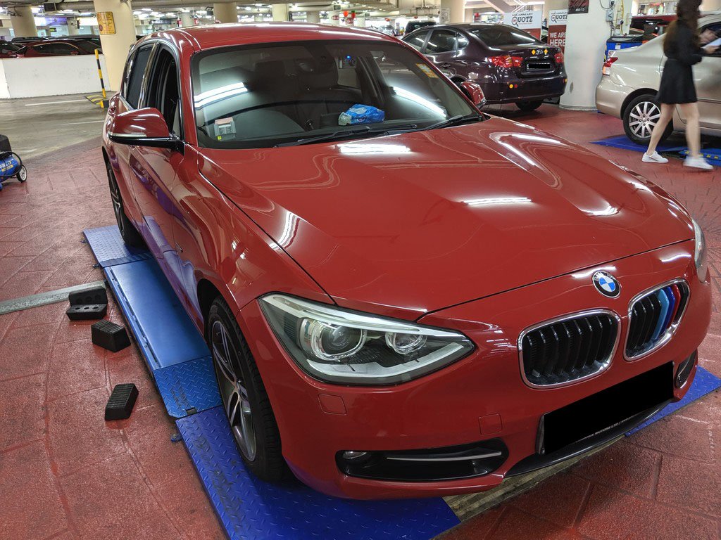 BMW 116I Hatchback AT ABS HID