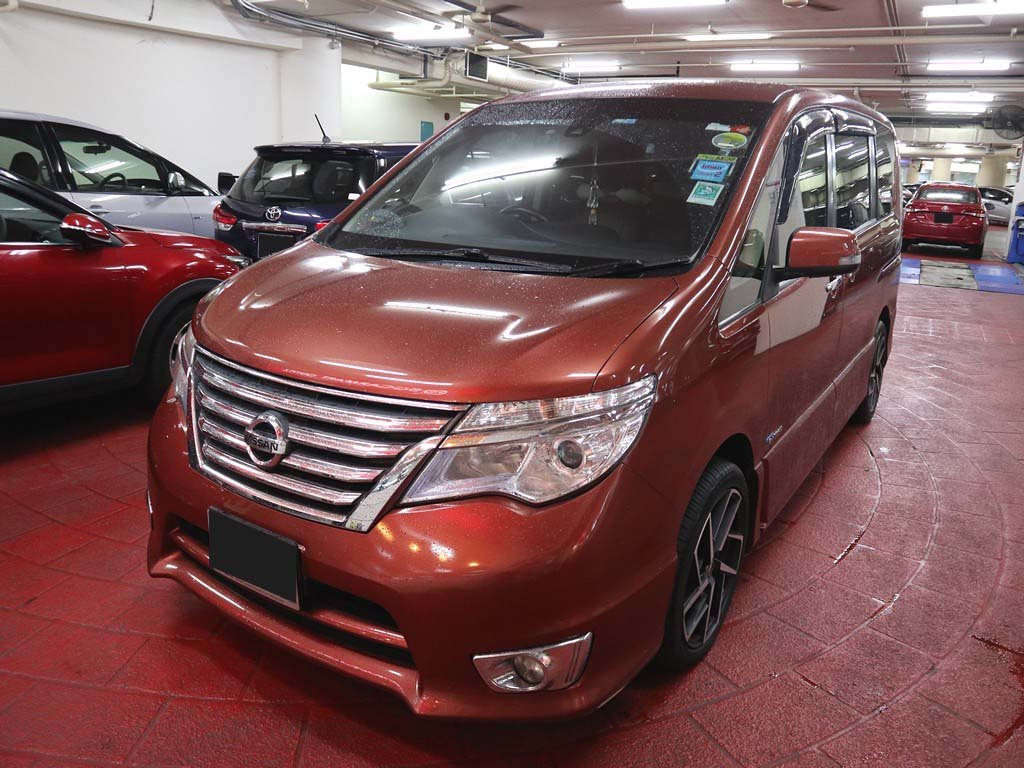 Nissan Serena 2.0G S-Hybrid (Hybrid)