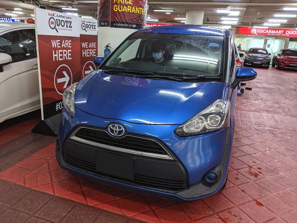 Toyota Sienta 1.5G CVT (Hybrid)