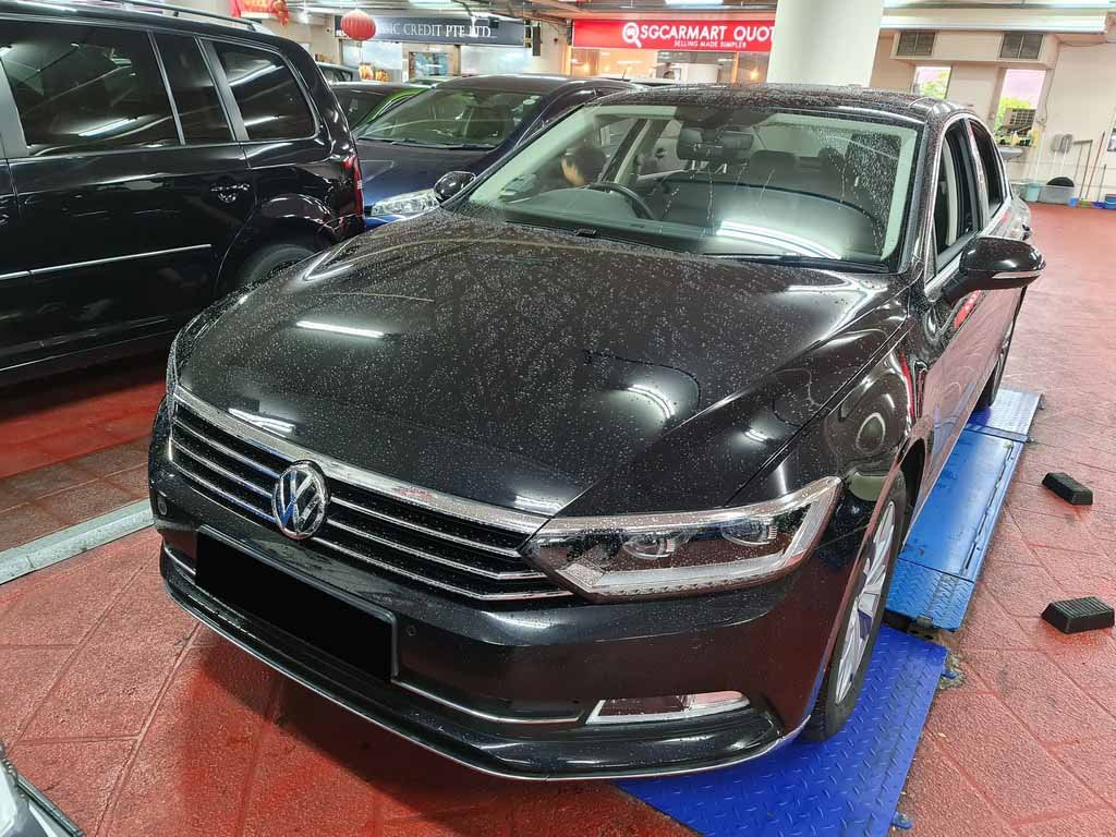 Volkswagen Passat B8 1.8 TFSI AT Sunroof